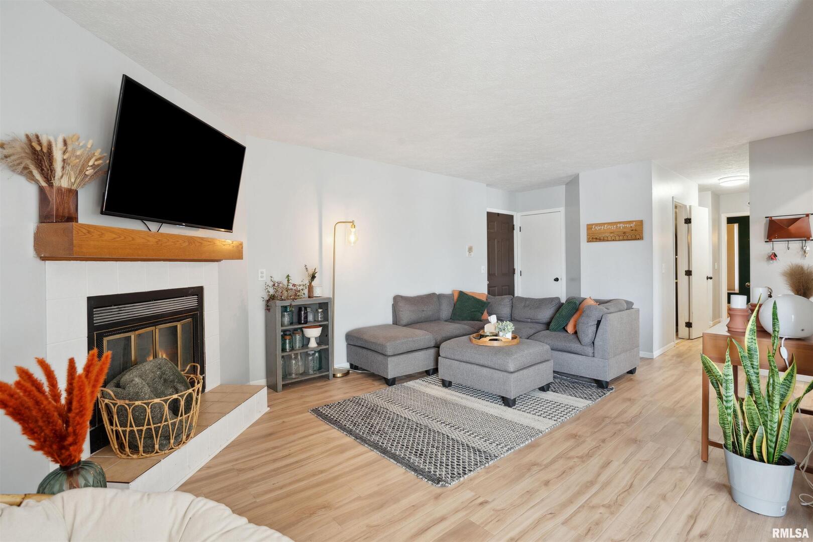 4185 MALLARD Court Unit: 101