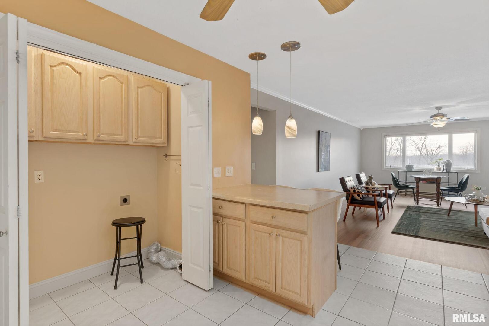 2413 W 54TH Street Unit: 6