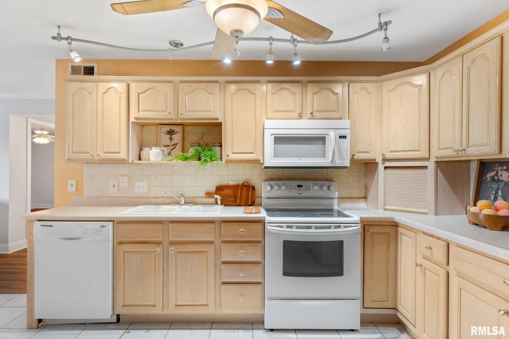 2413 W 54TH Street Unit: 6