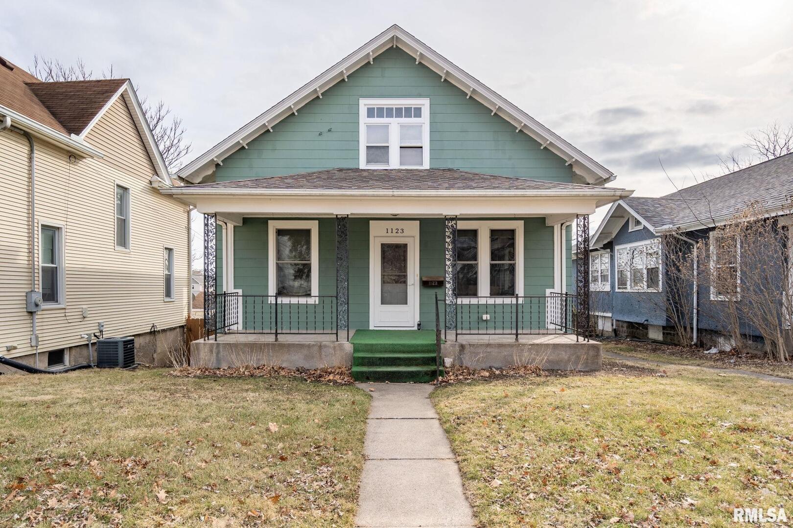 1123 W 13TH Street