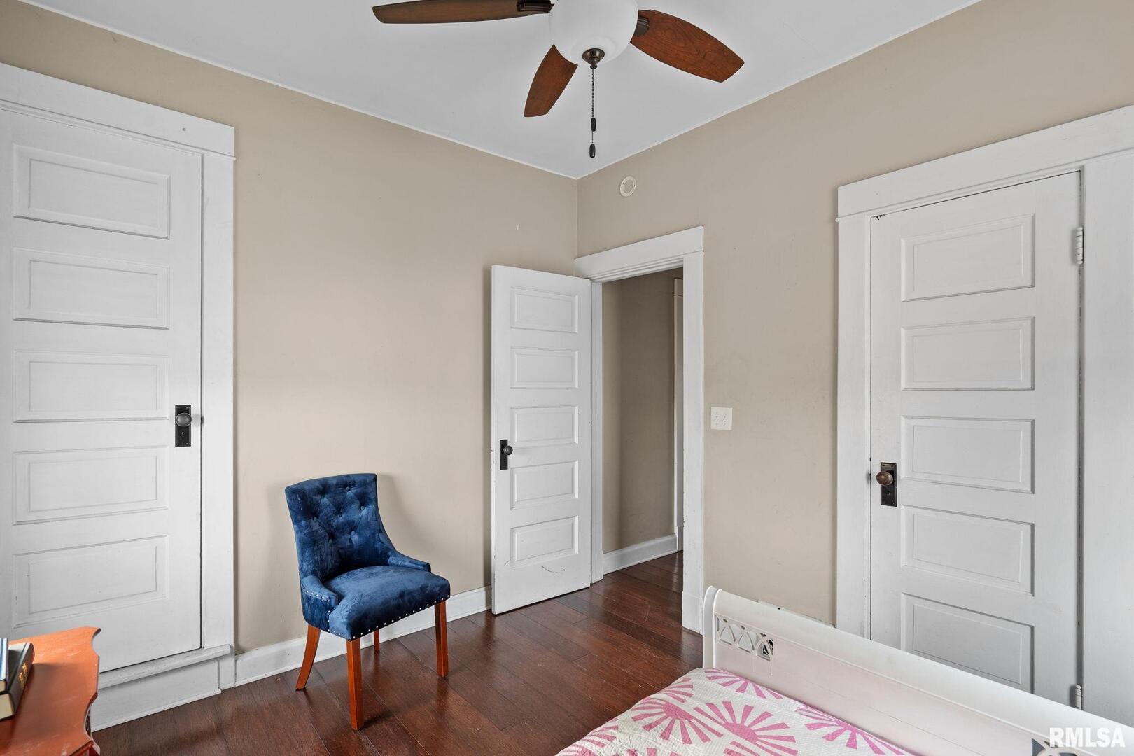 1123 W 13TH Street