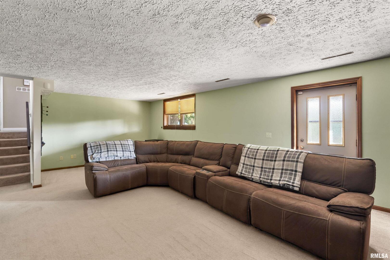 2535 E 50TH Street