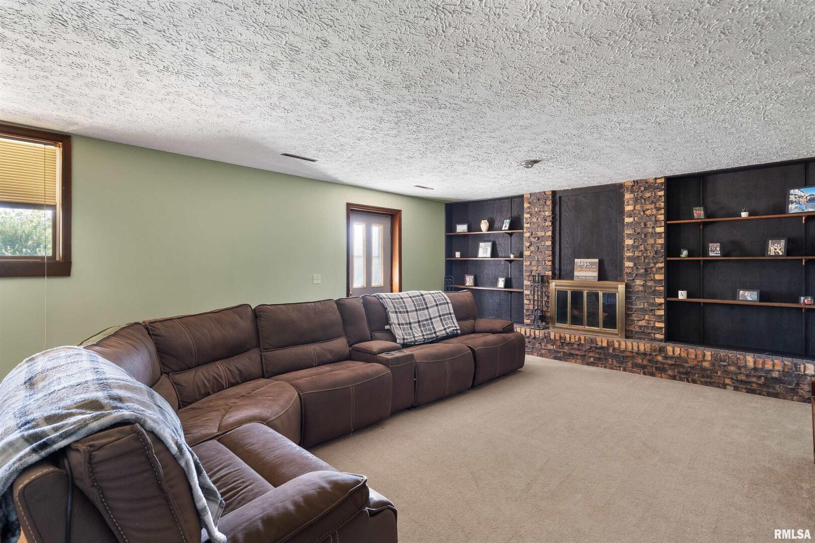 2535 E 50TH Street