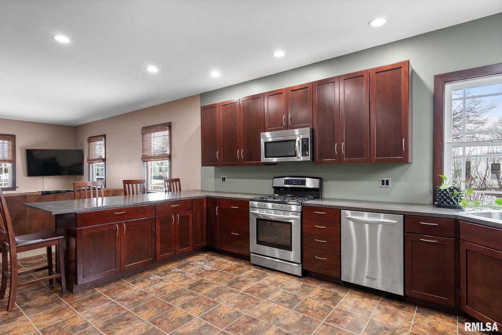 2801 44TH Street