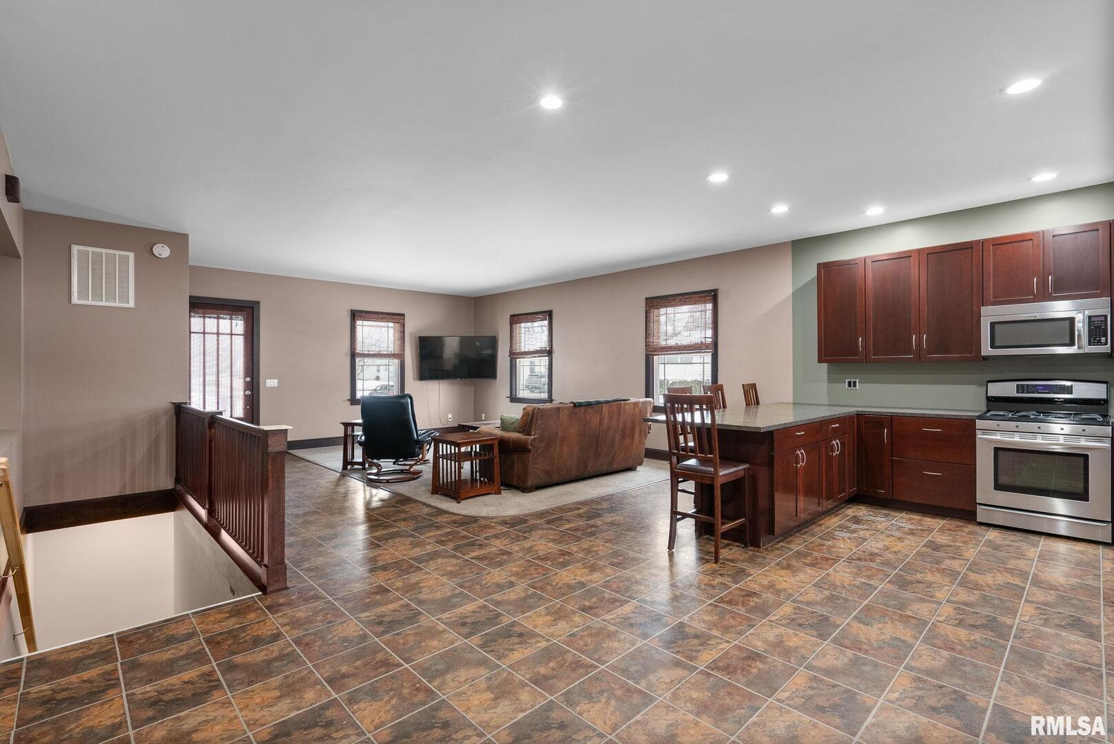 2801 44TH Street