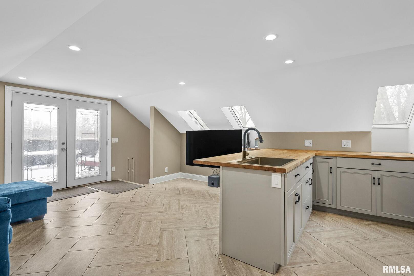 2801 44TH Street