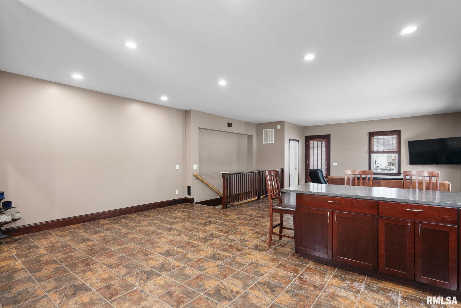 2801 44TH Street