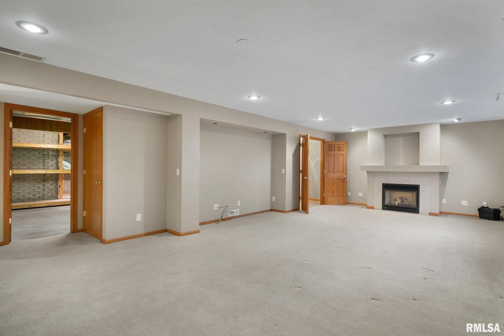 2056 PLUM TREE Road