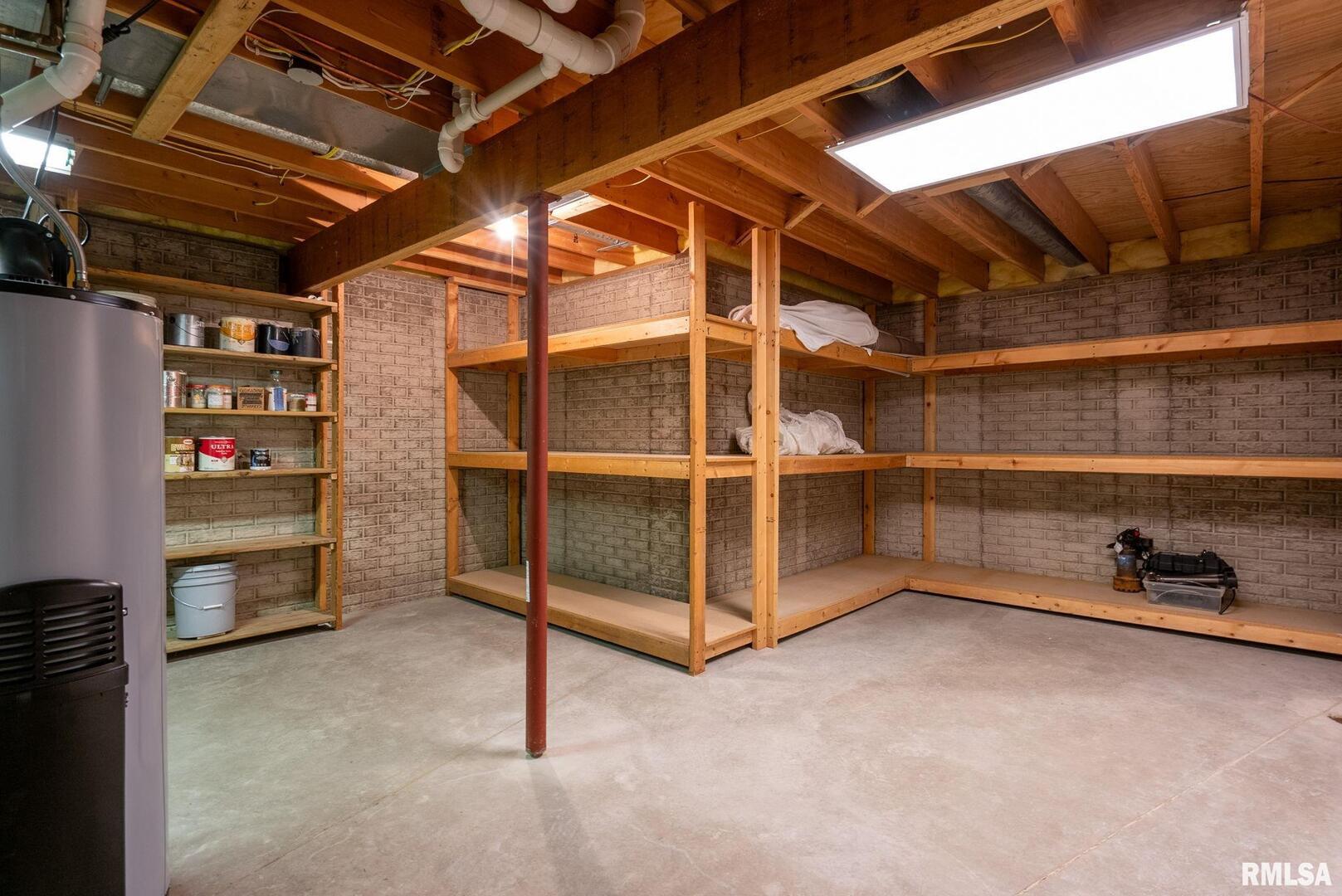 2056 PLUM TREE Road