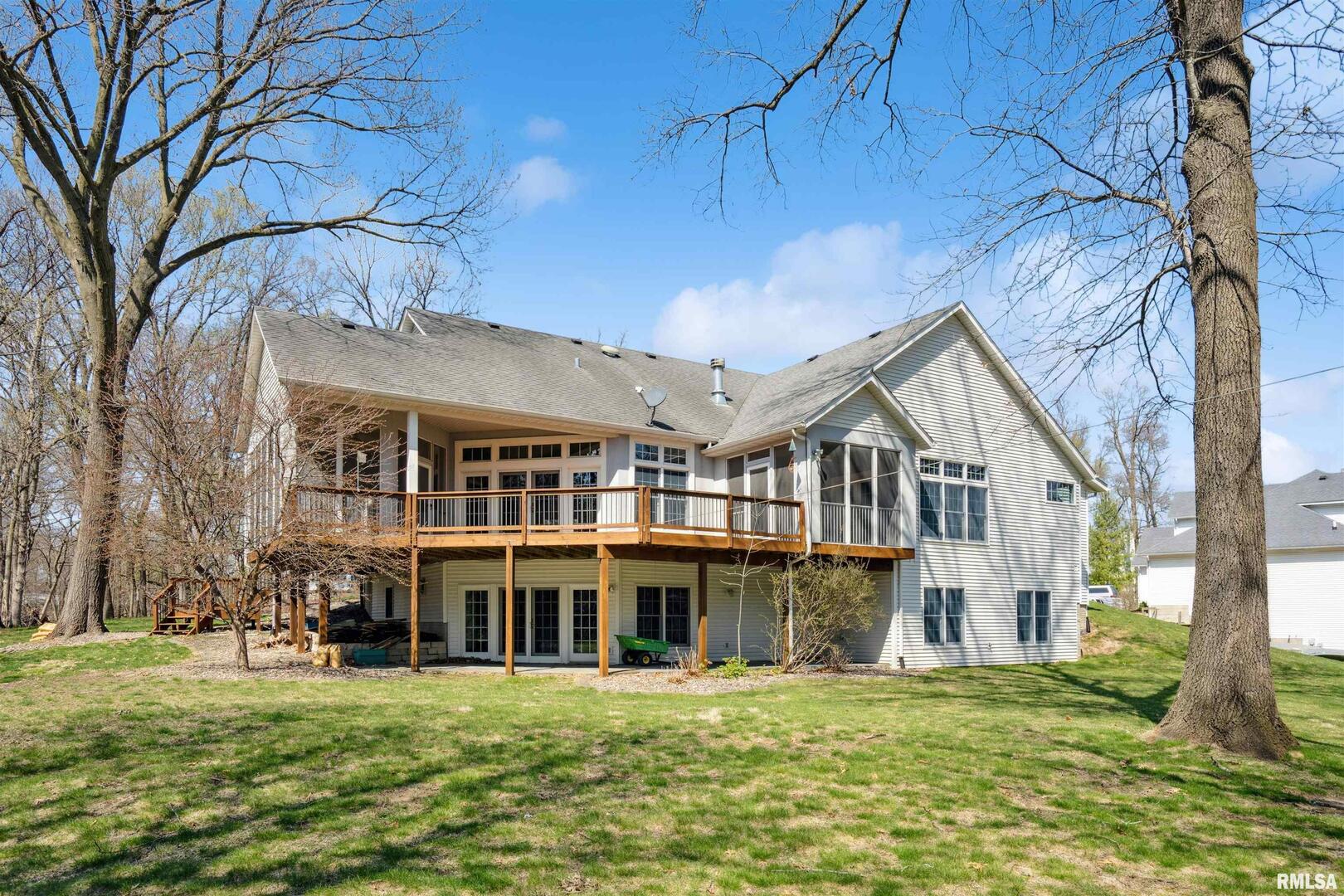 2734 8TH Street Court
