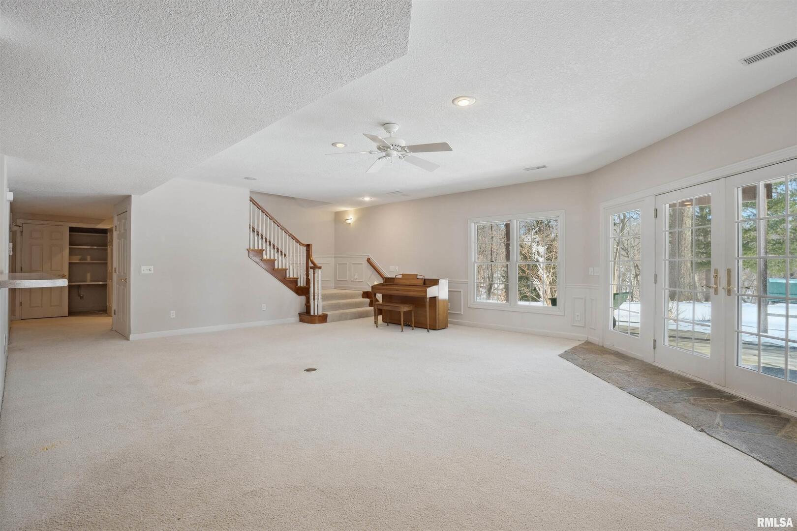 2734 8TH Street Court