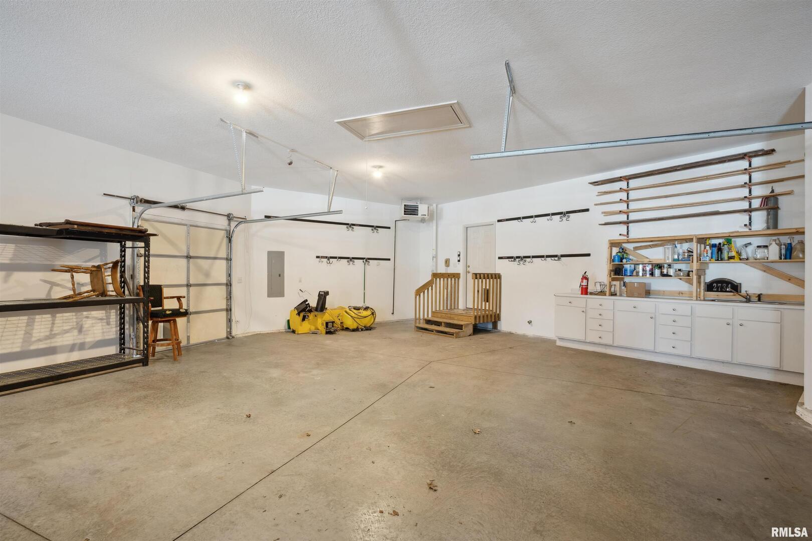 2734 8TH Street Court
