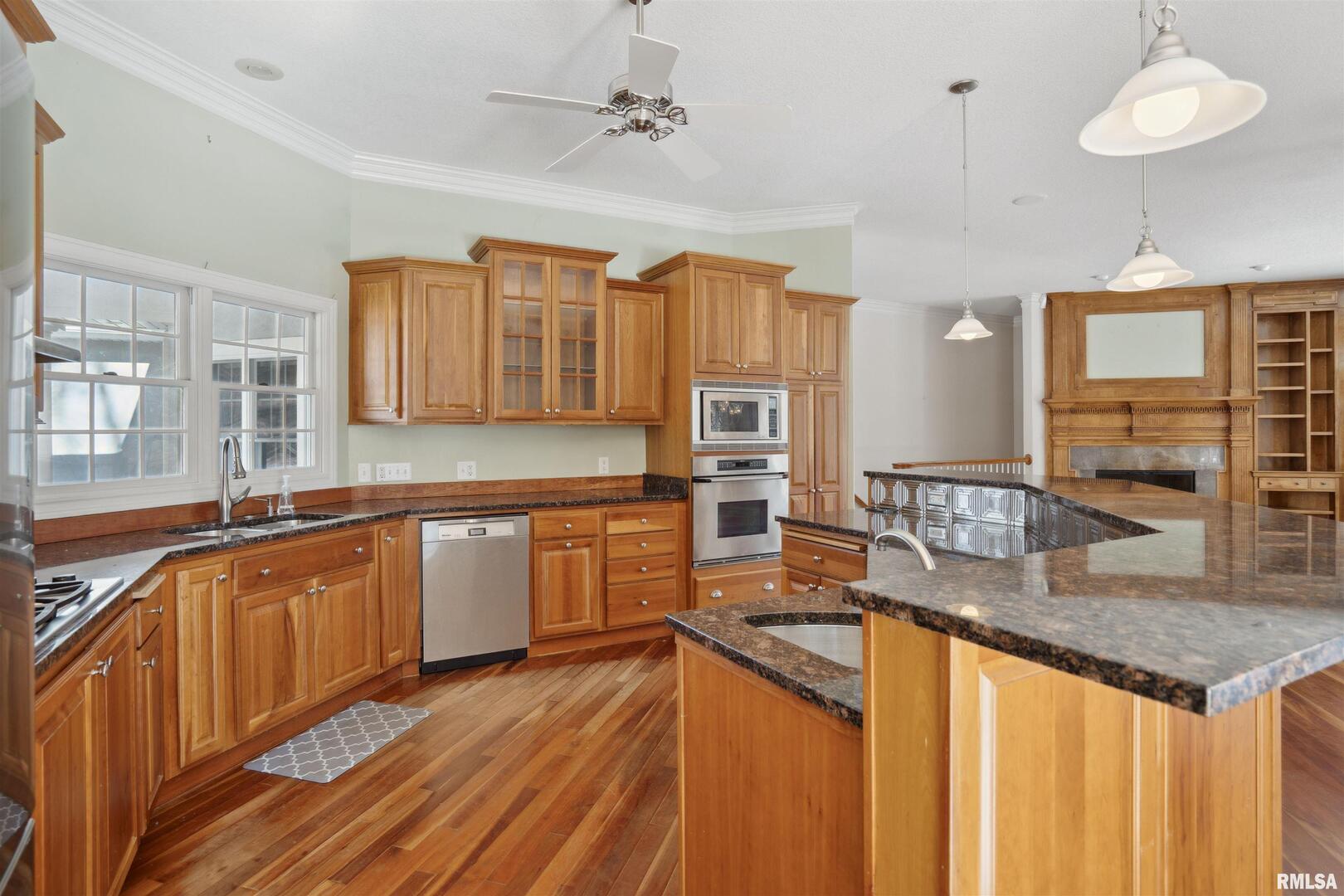 2734 8TH Street Court