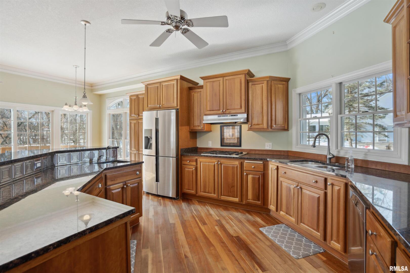 2734 8TH Street Court
