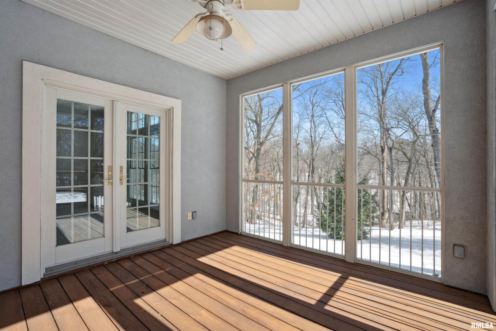 2734 8TH Street Court