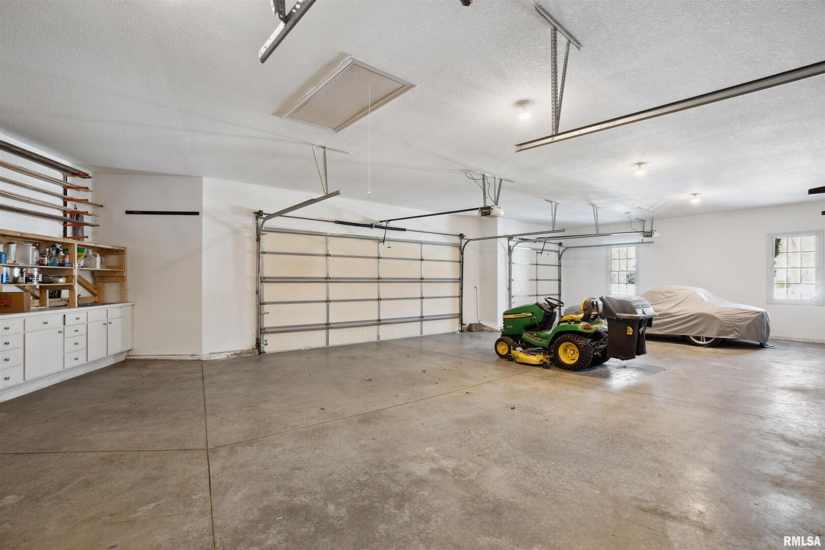 2734 8TH Street Court