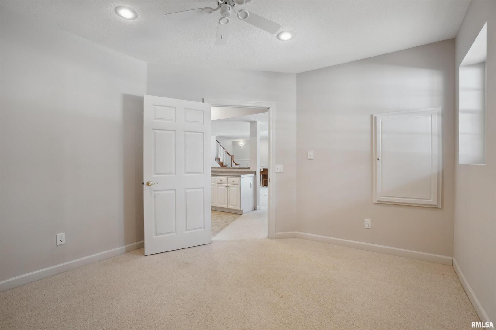 2734 8TH Street Court
