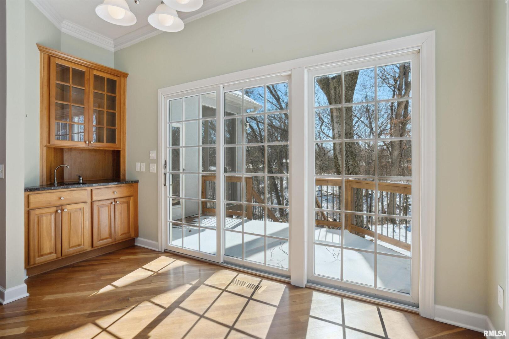 2734 8TH Street Court