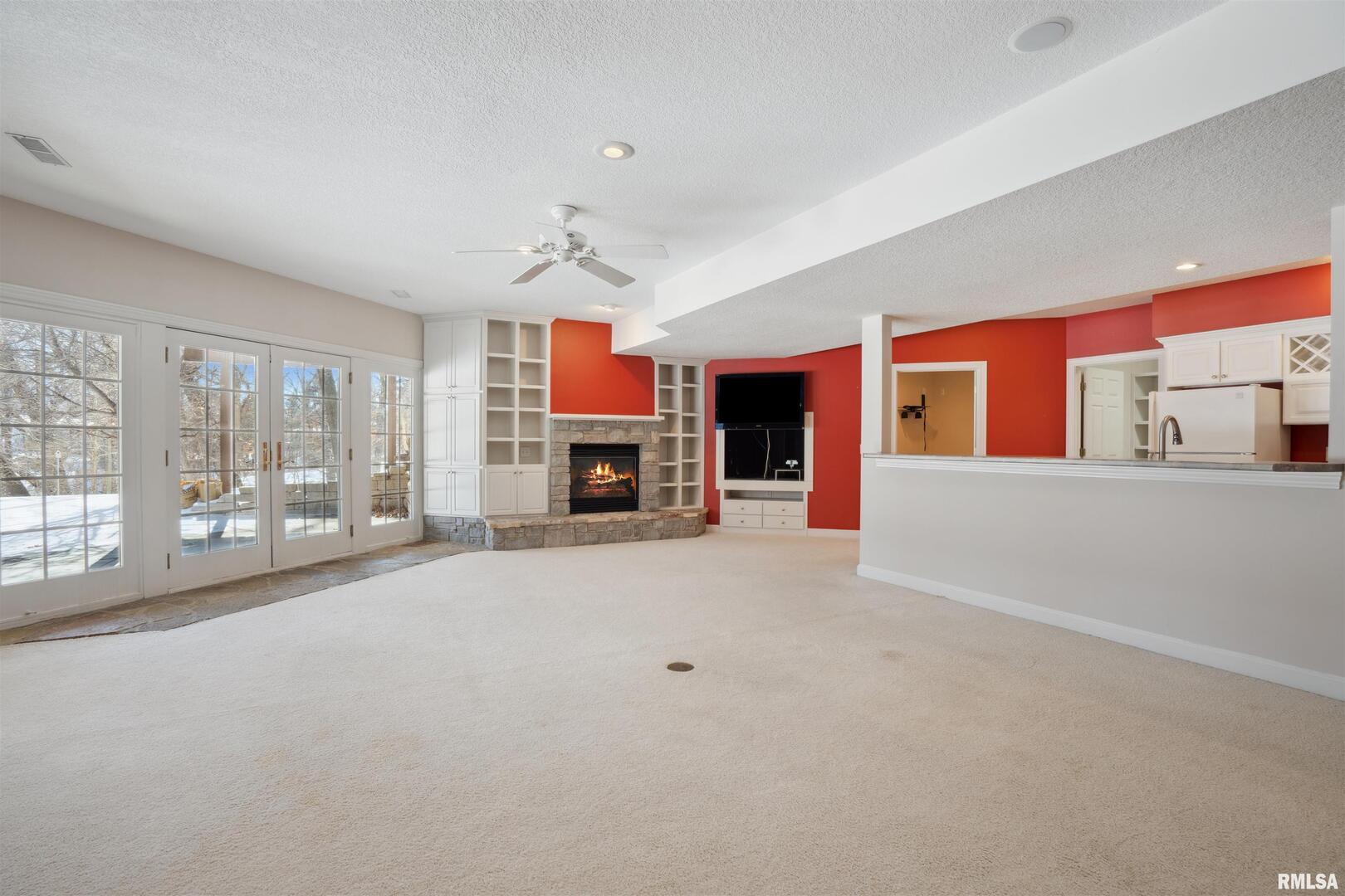 2734 8TH Street Court