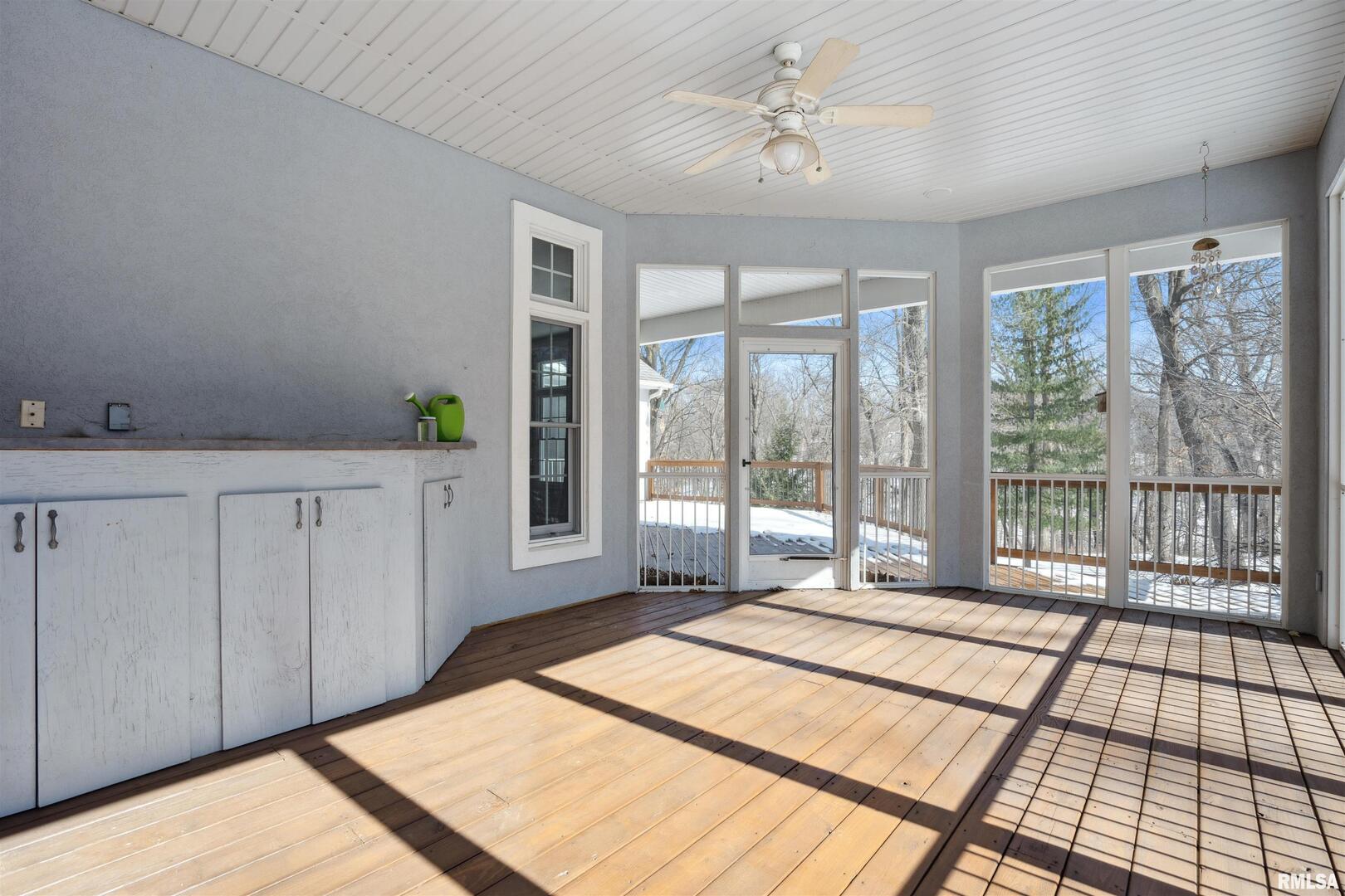 2734 8TH Street Court