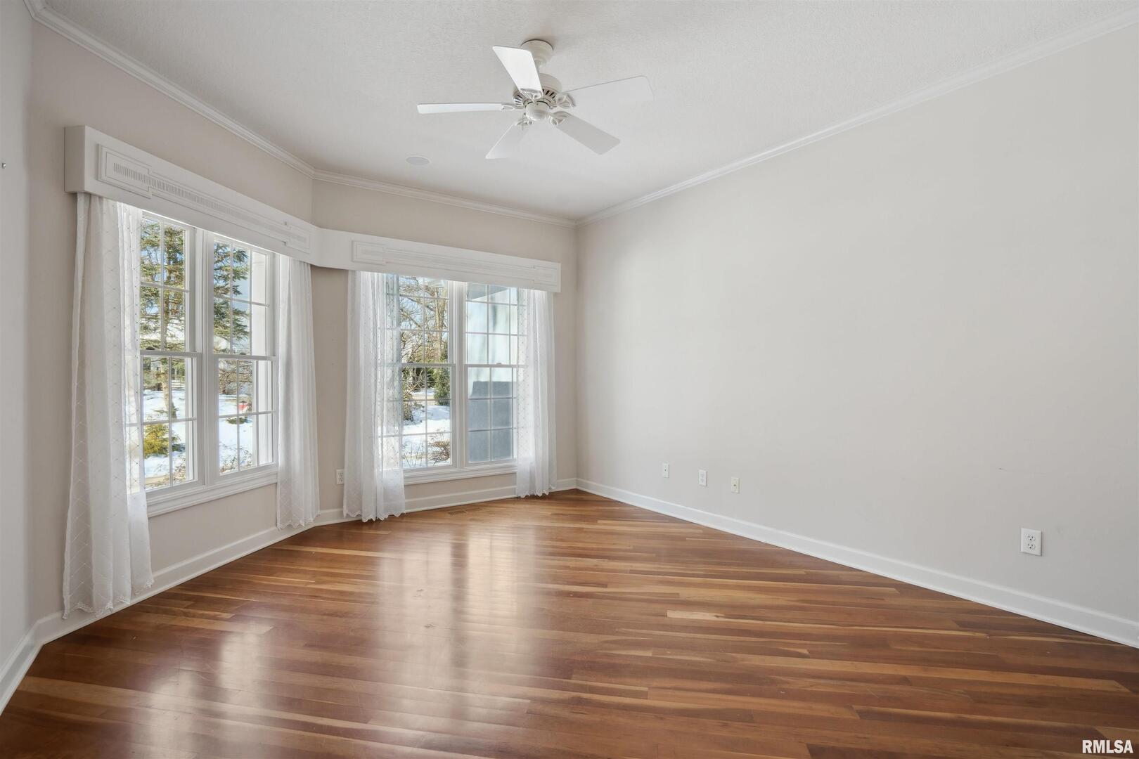 2734 8TH Street Court