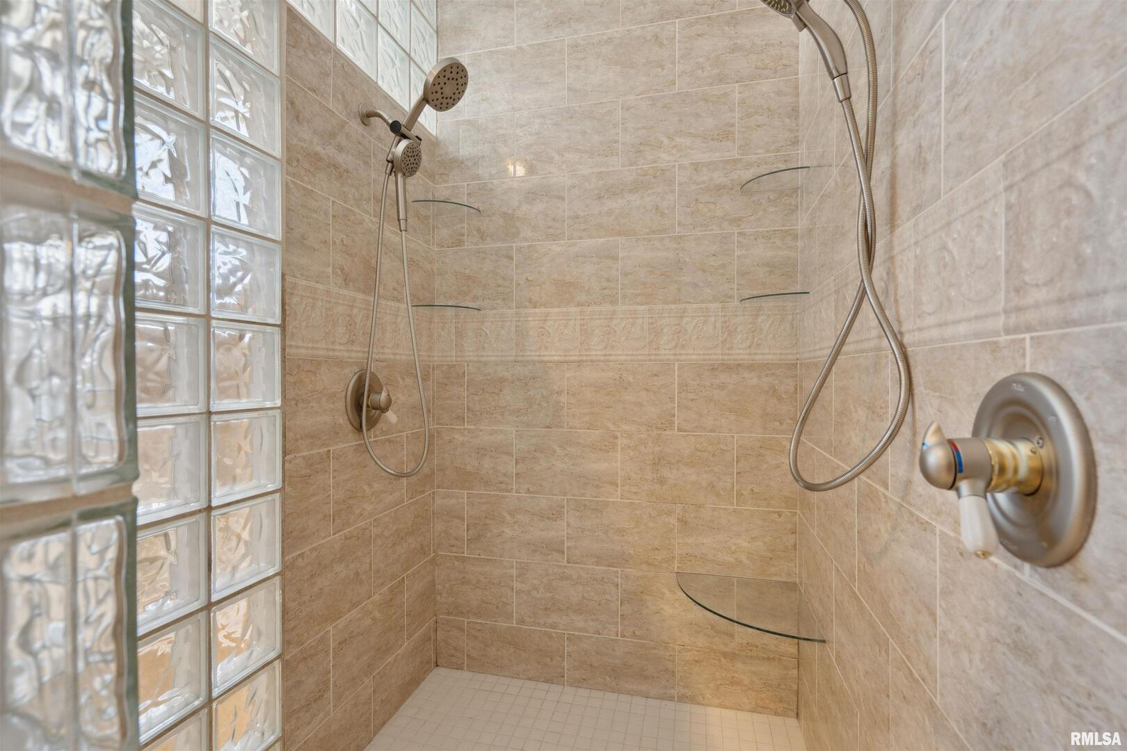2734 8TH Street Court