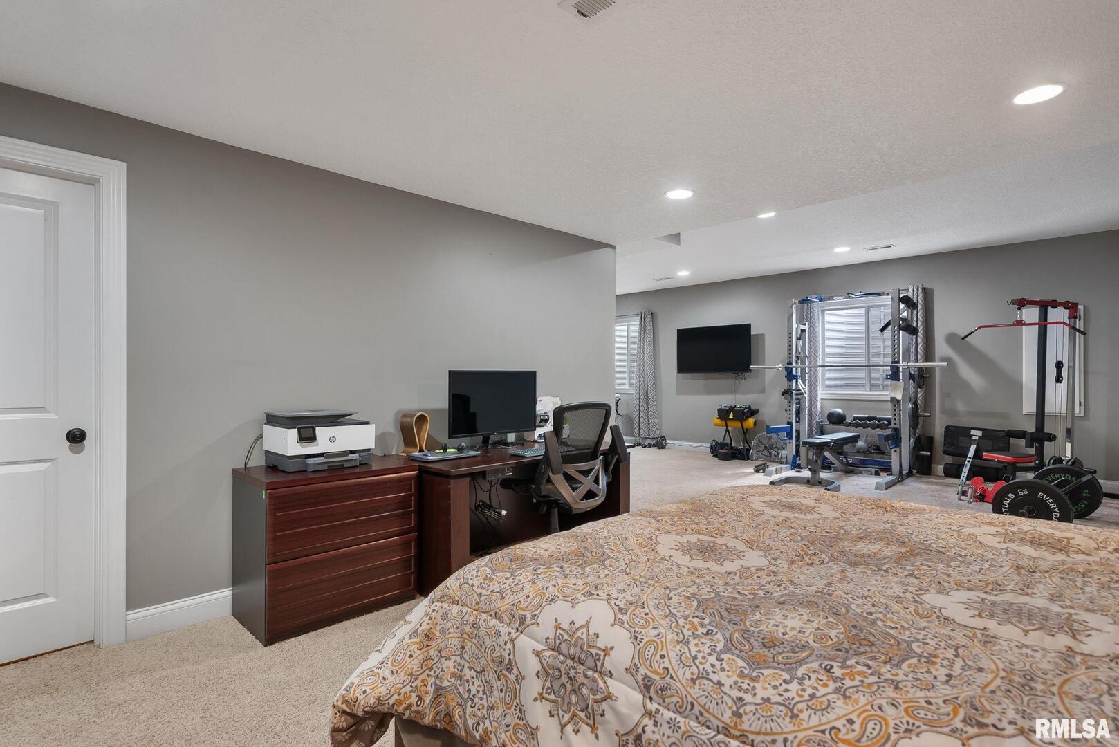 6898 SUMMERFIELD Drive