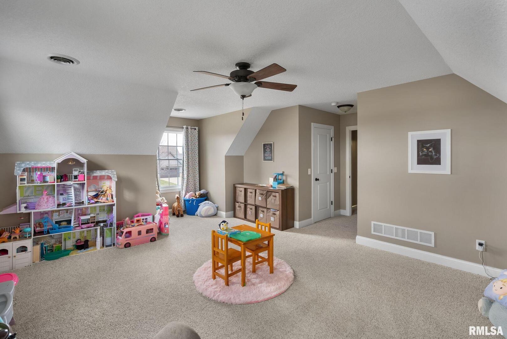 6898 SUMMERFIELD Drive