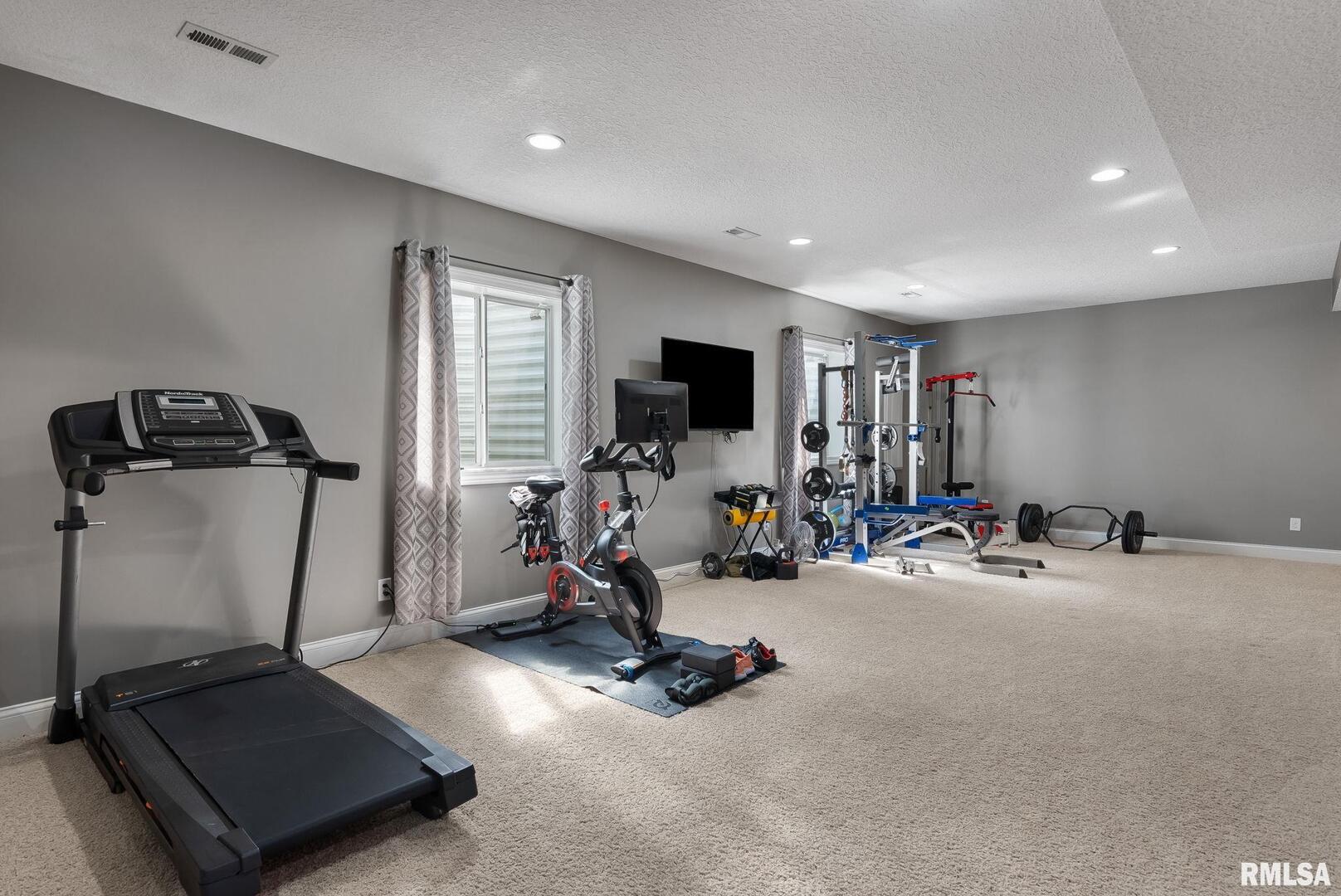 6898 SUMMERFIELD Drive