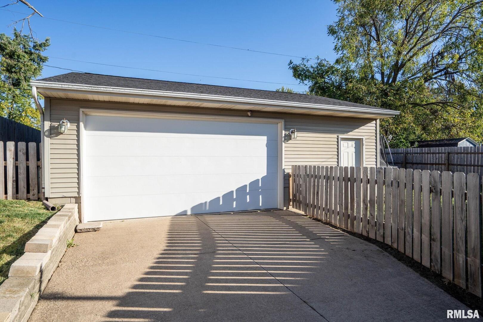 2824 W 66TH Street