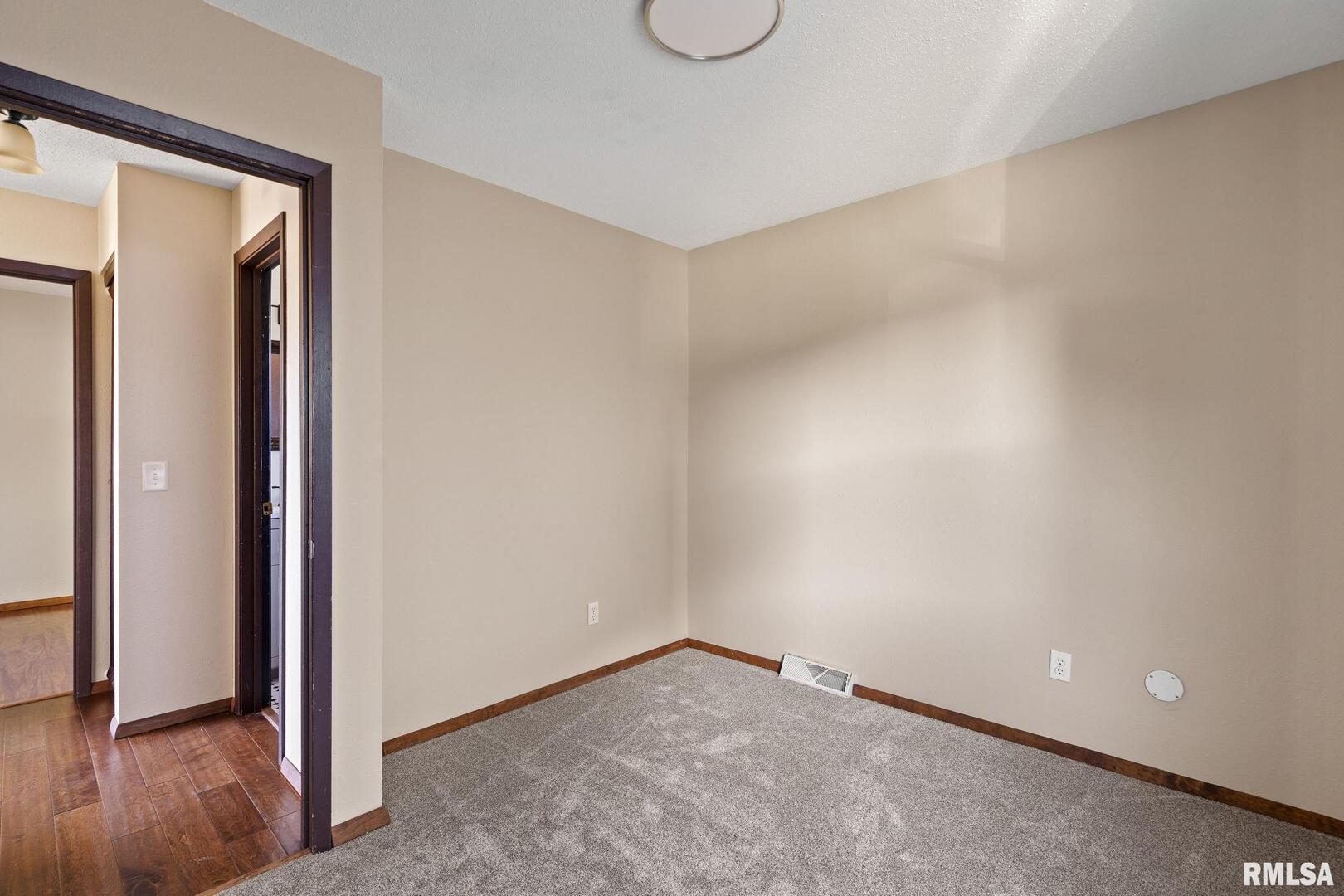 2824 W 66TH Street