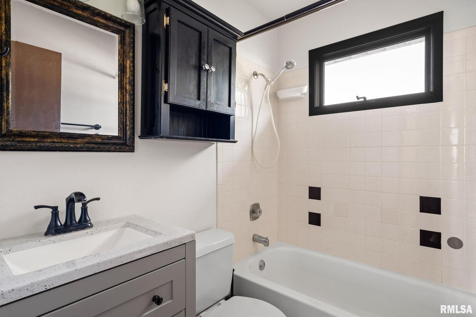2824 W 66TH Street