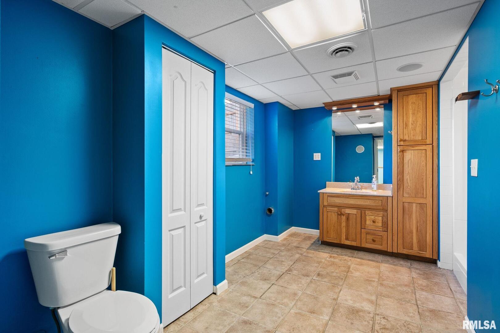 2824 W 66TH Street