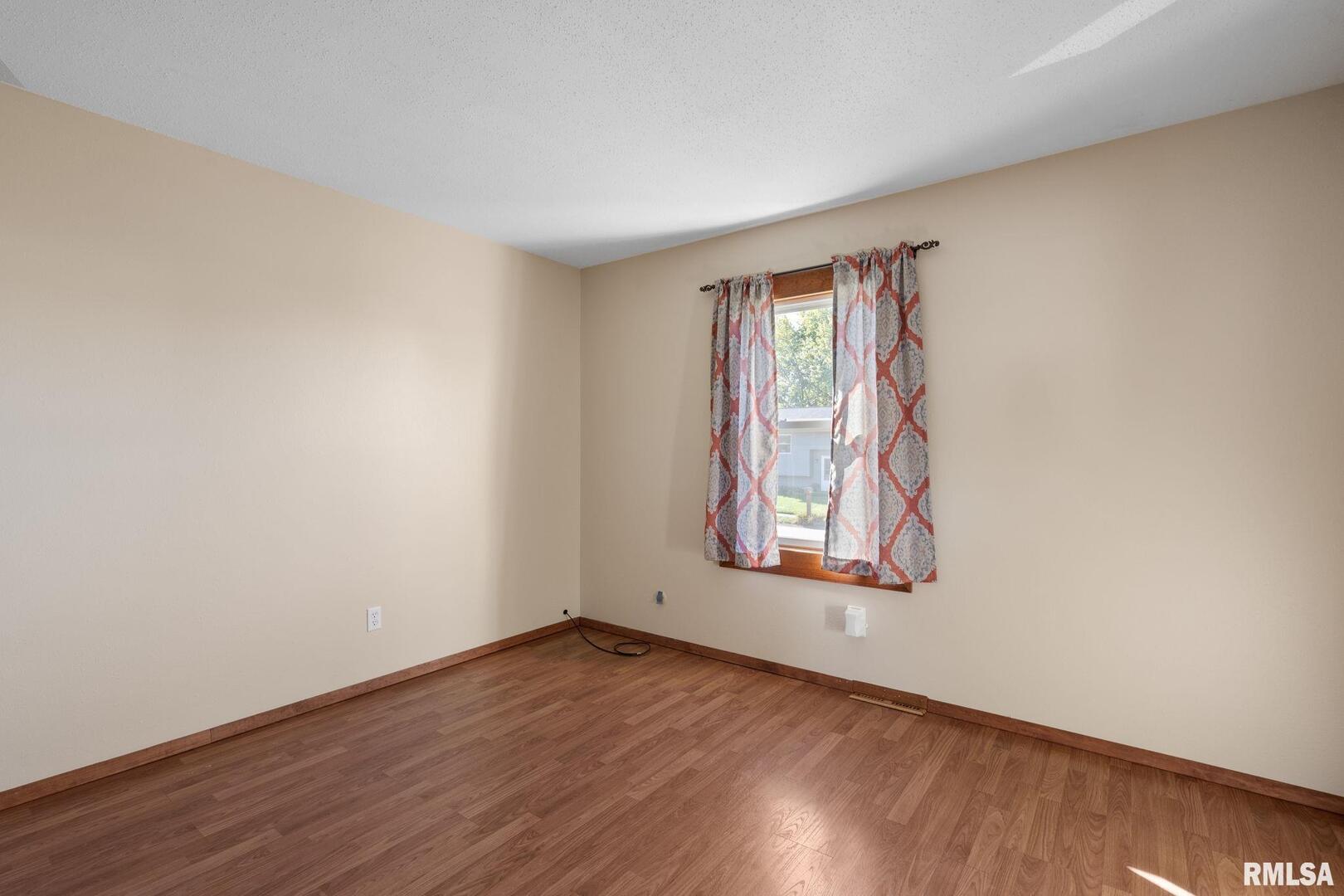 2824 W 66TH Street