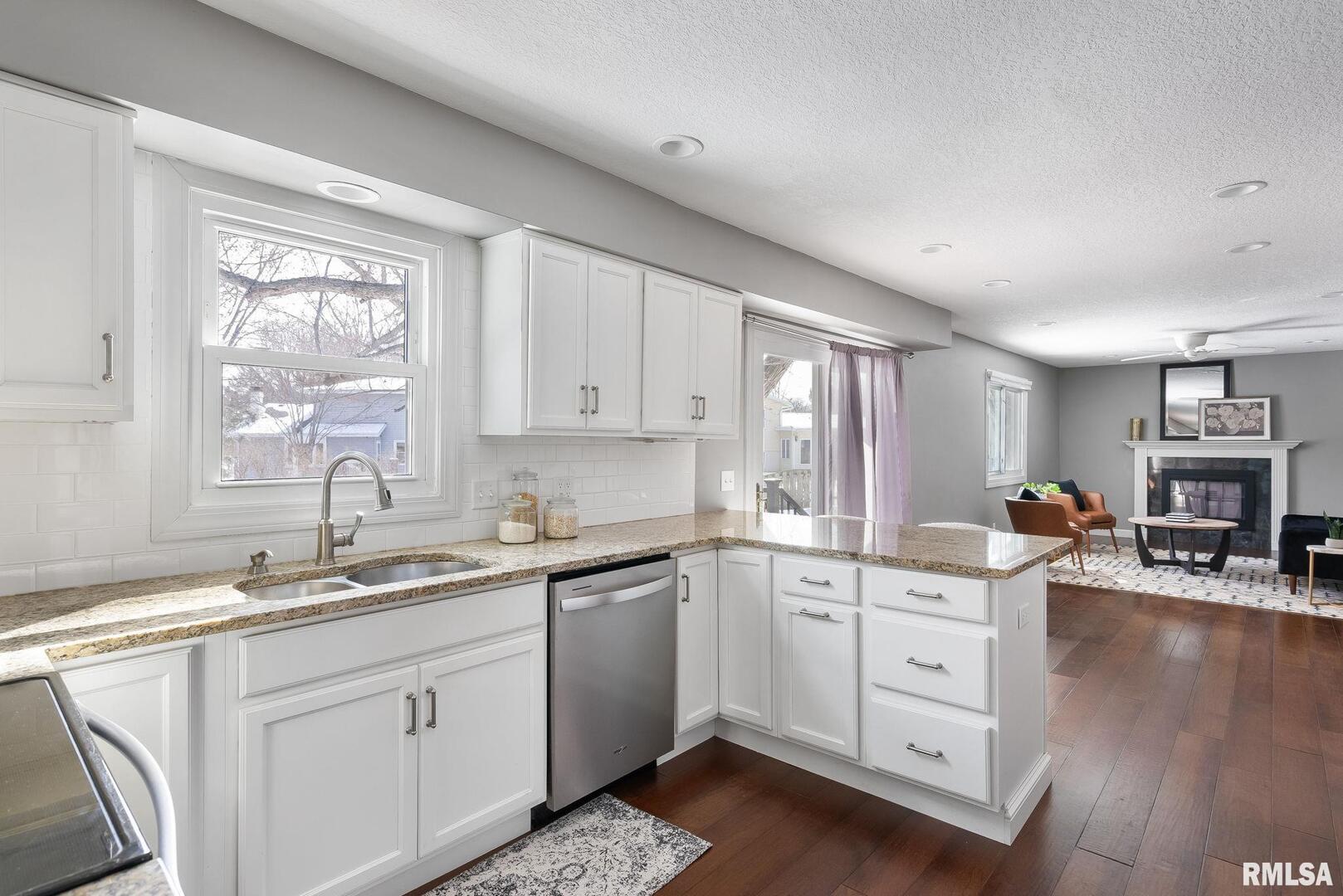2525 EASTBERRY Court