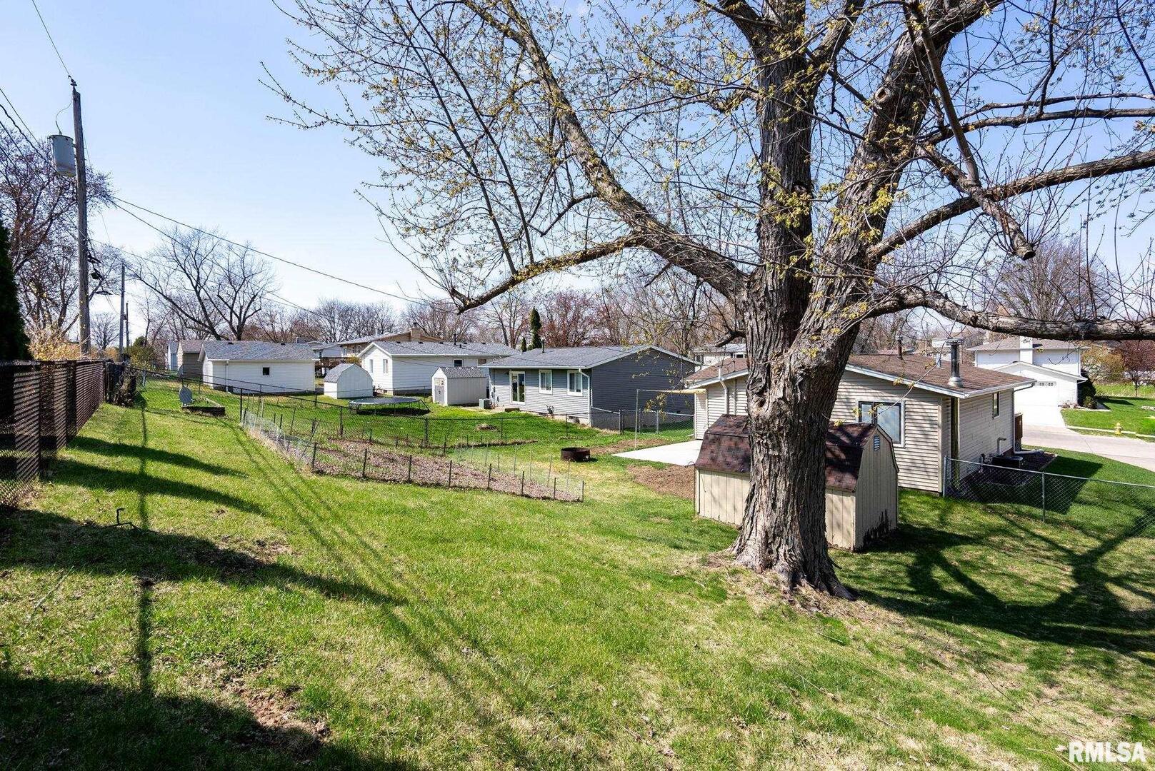 2071 KINGS Drive