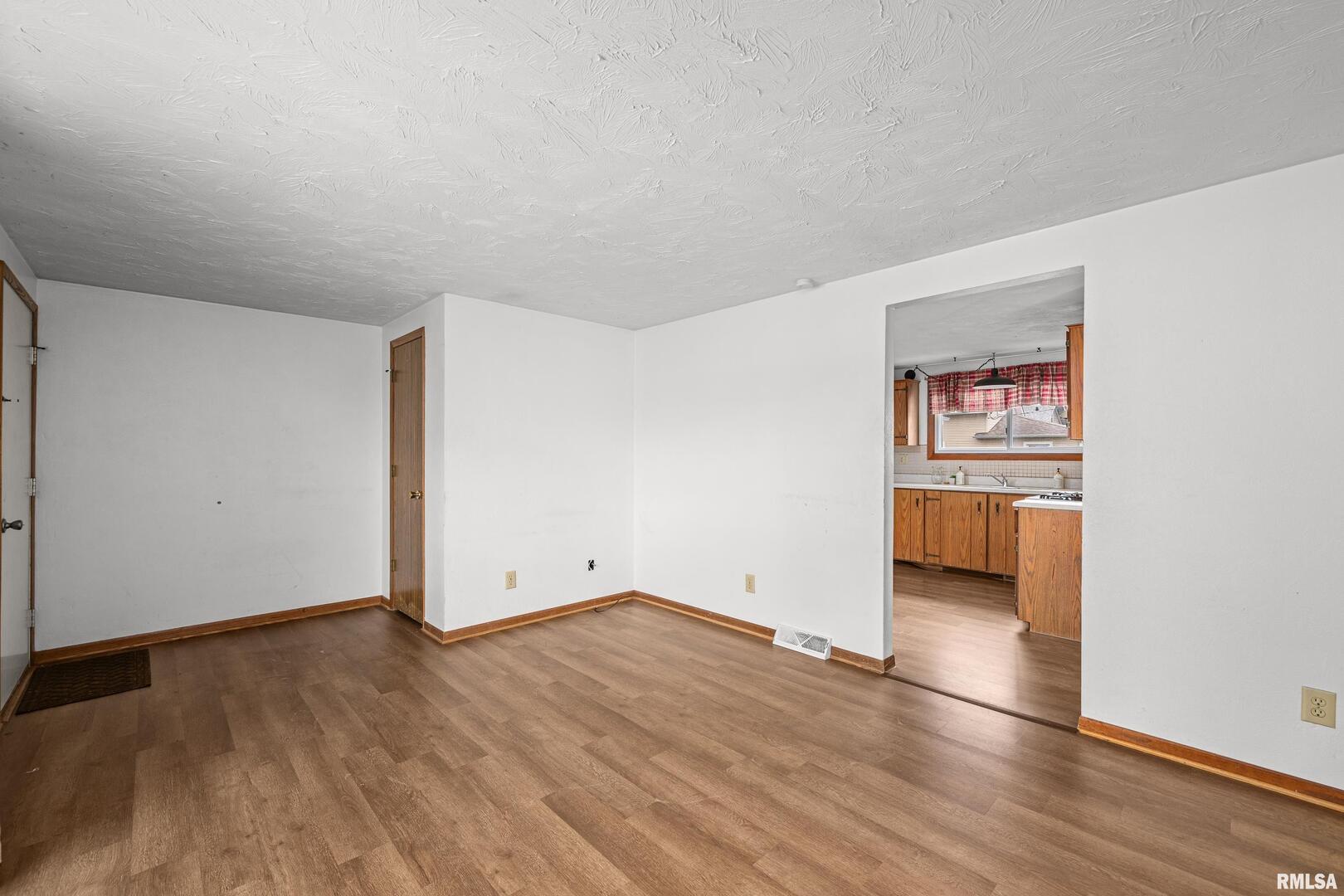 1837-1839 2ND Street