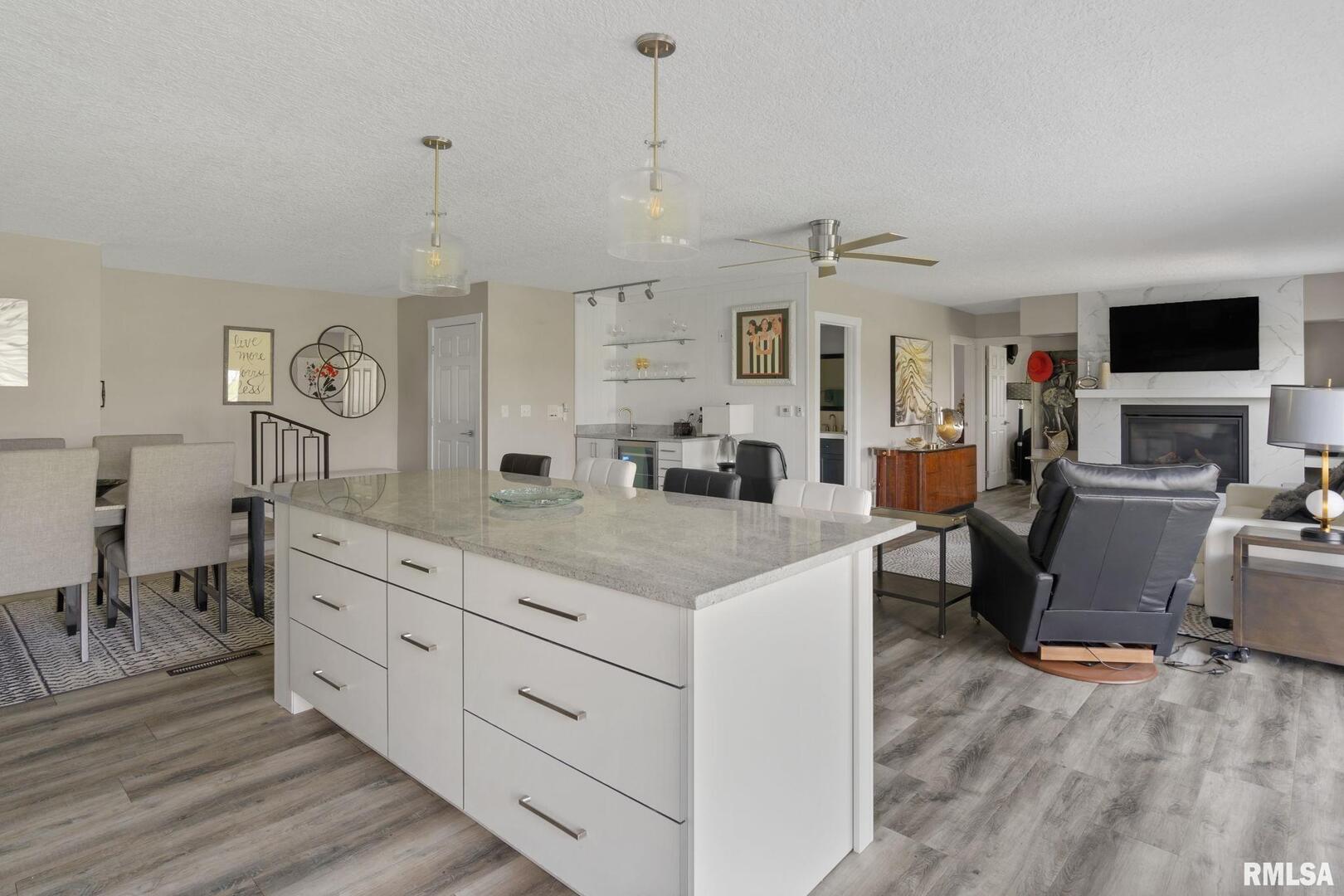 4150 E 60TH Street Unit: 601