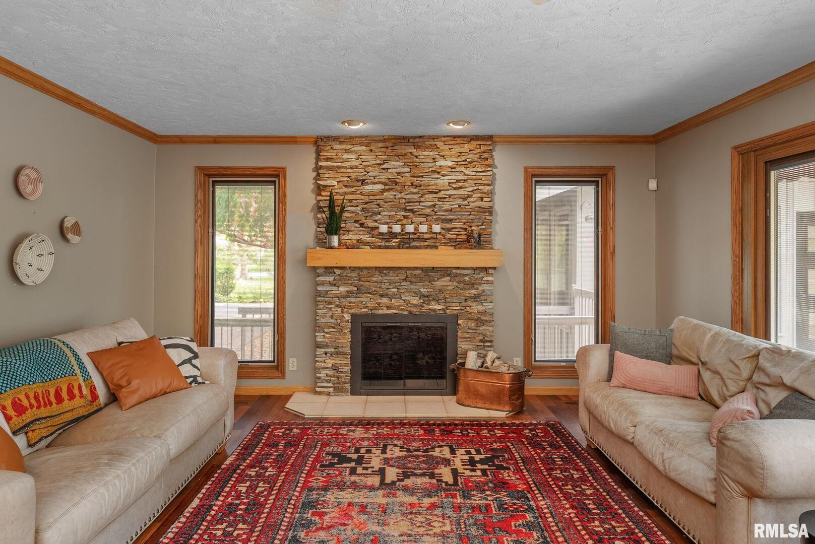 10 TIMBER RIDGE Drive