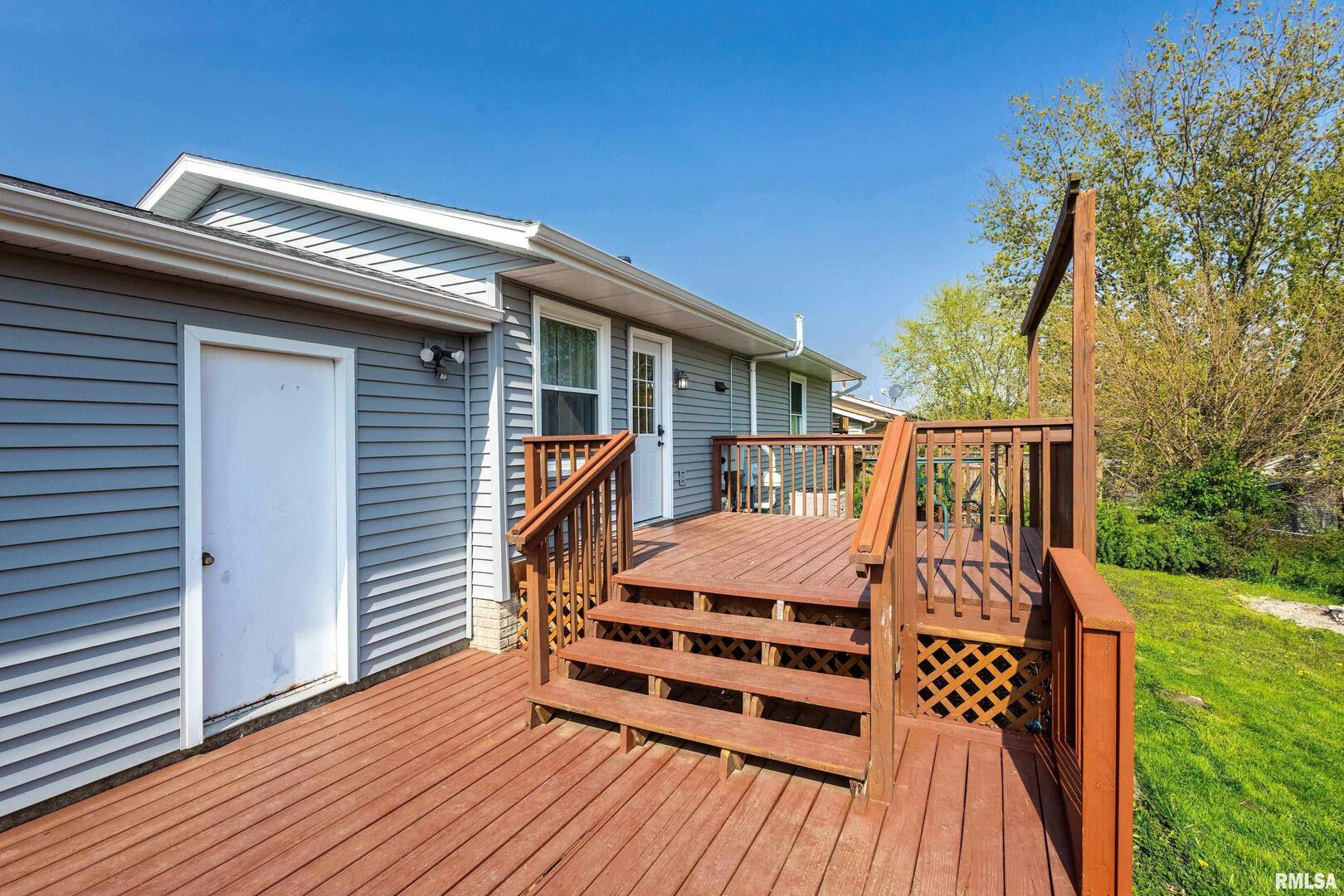 2530 VALLEY Drive