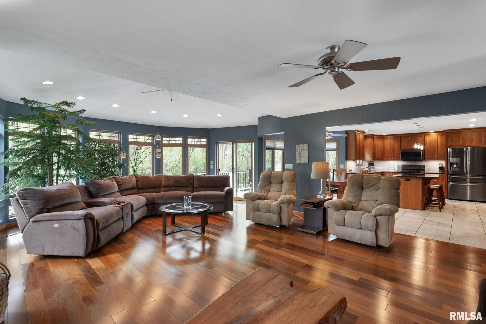 1303 LAKESIDE Court