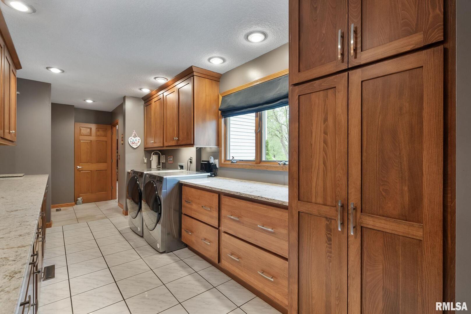 1303 LAKESIDE Court