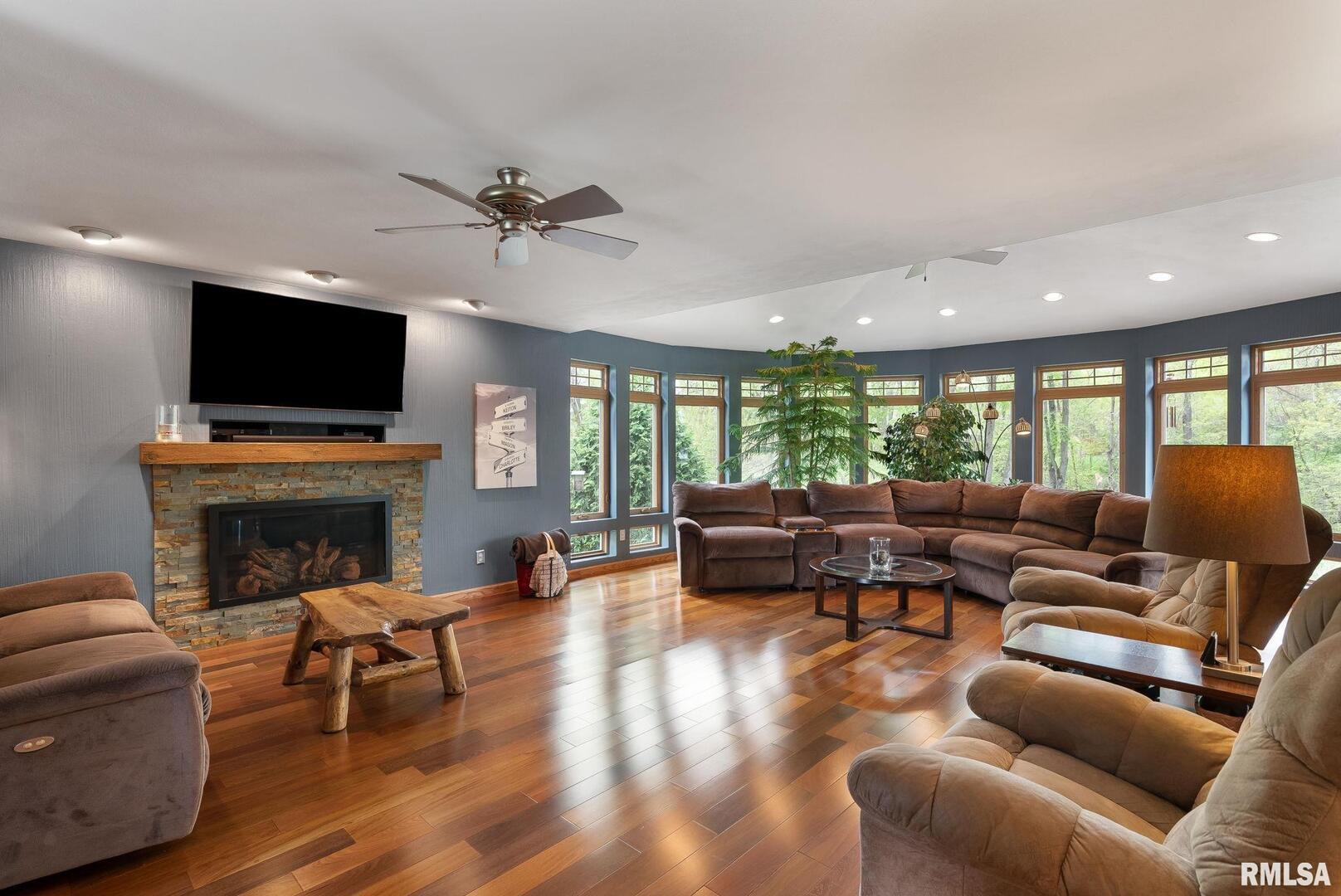 1303 LAKESIDE Court