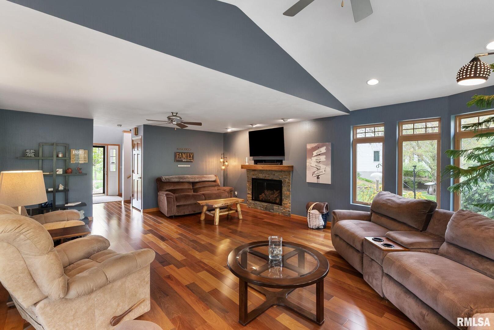1303 LAKESIDE Court