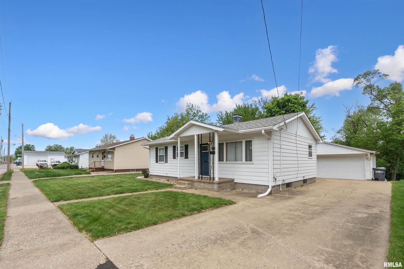3018 OAK Street Court