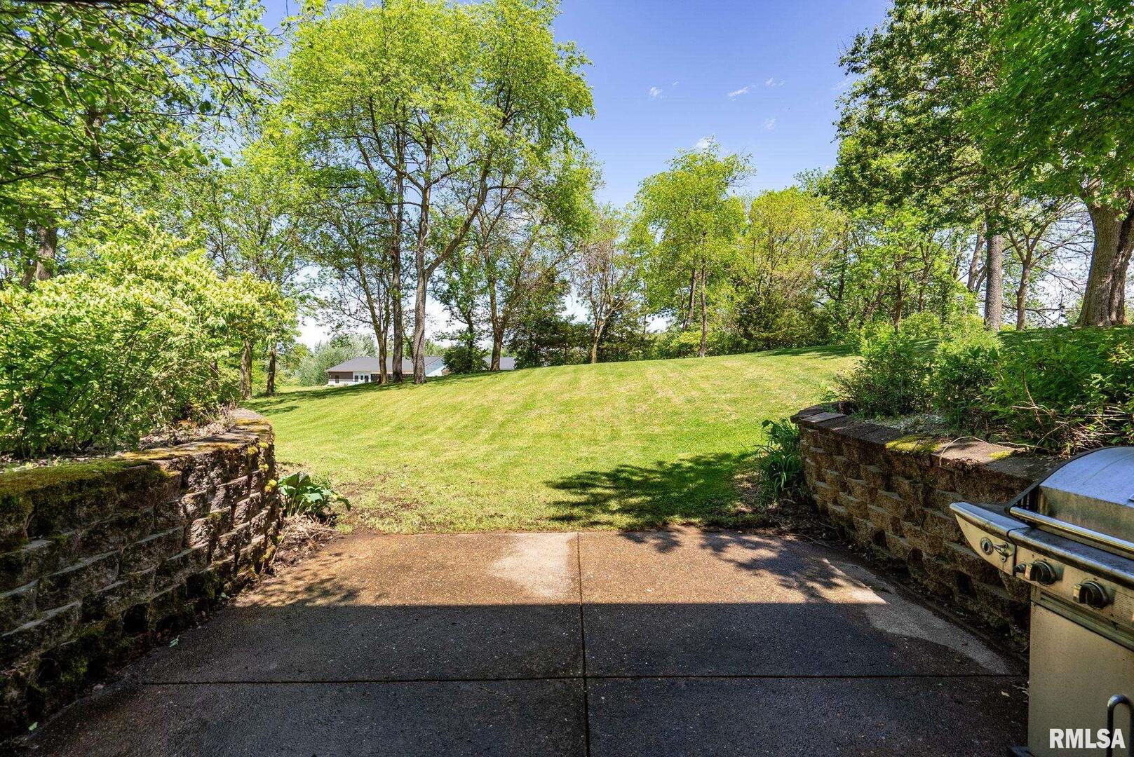 115 WOODLAND Drive
