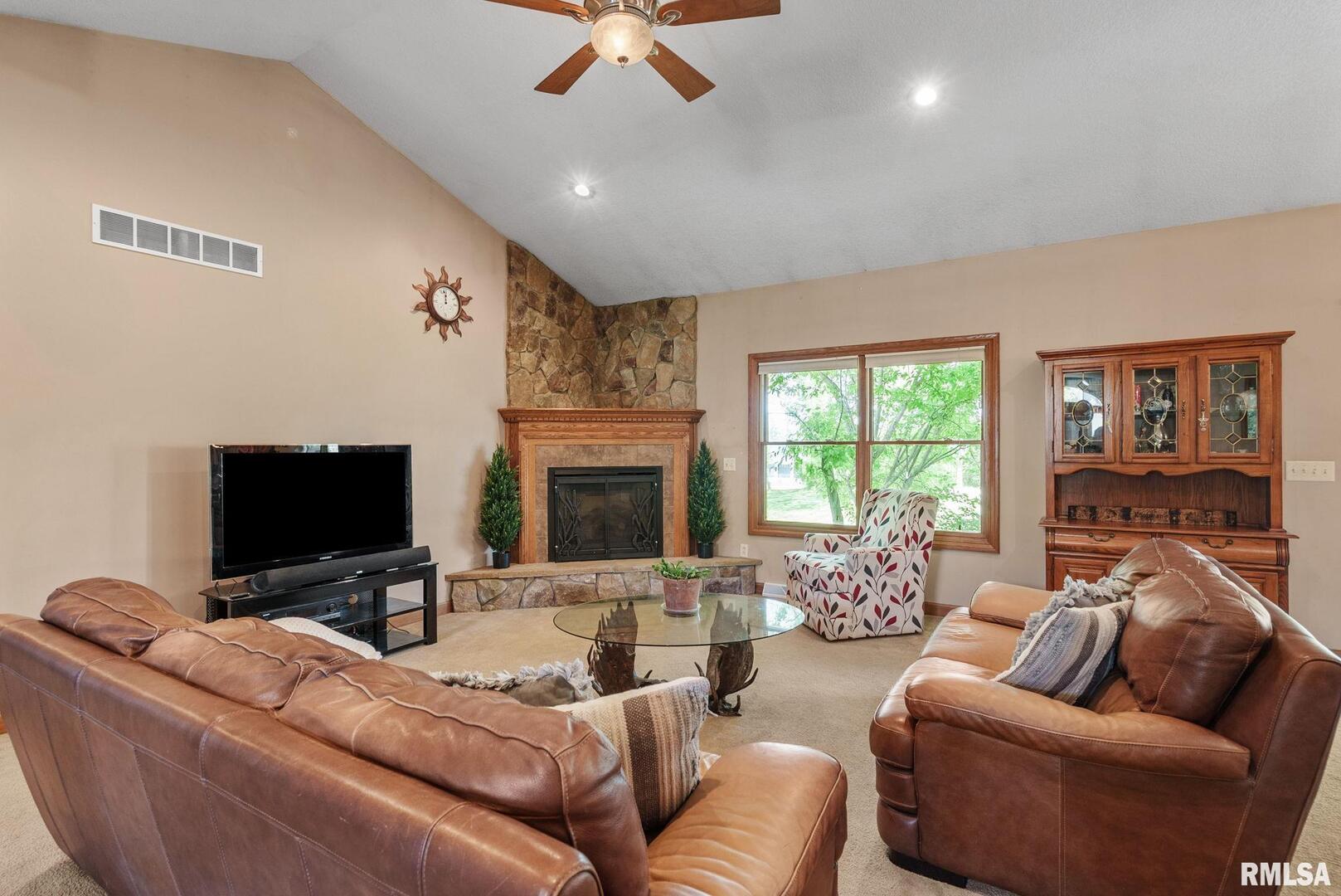 115 WOODLAND Drive