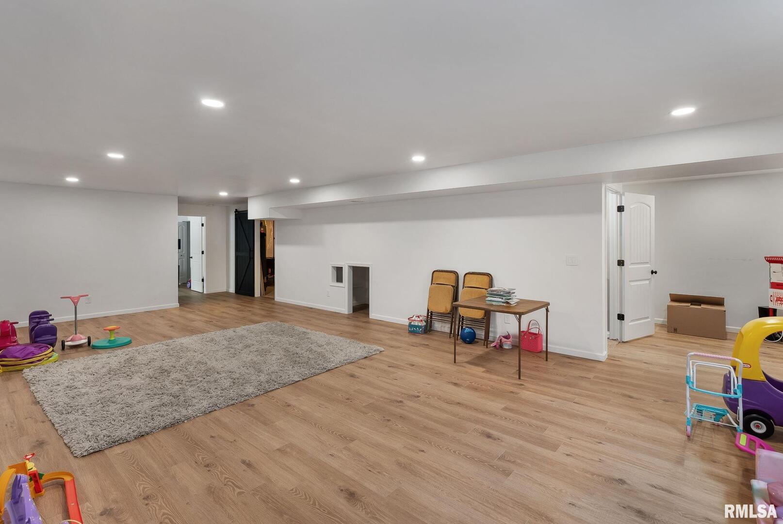 1625 W 71ST Street
