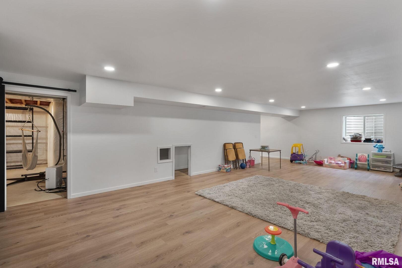 1625 W 71ST Street