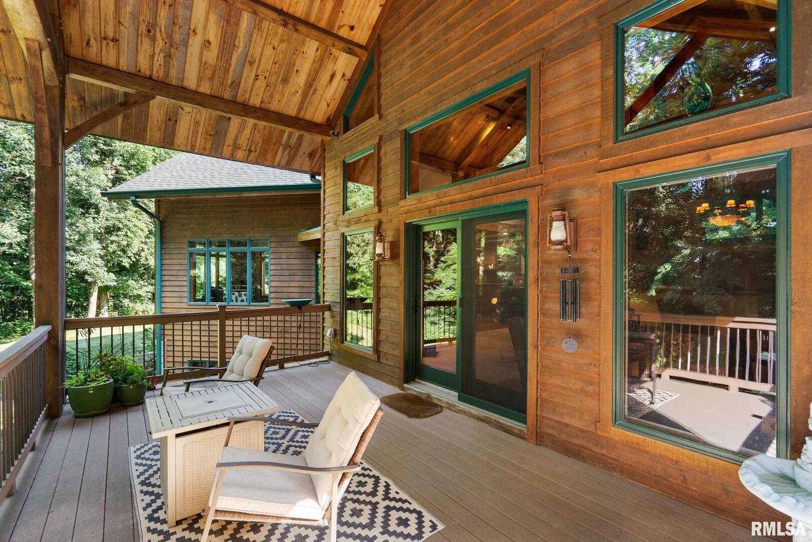 7 AUTUMN CREEK Drive